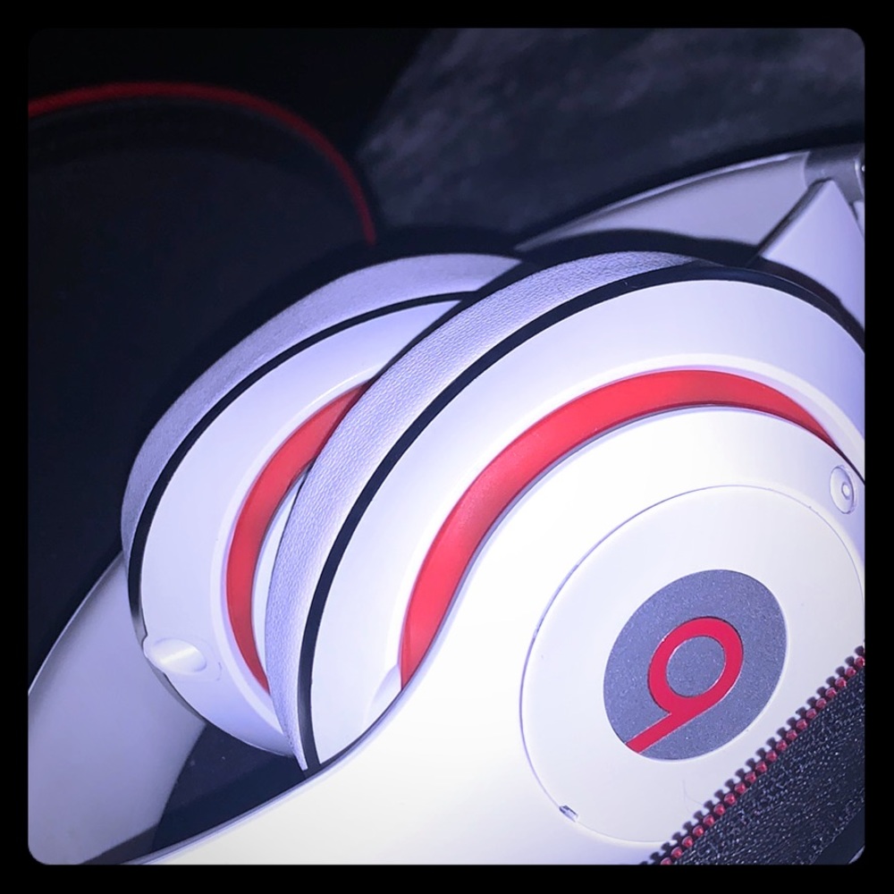 Red original beats
